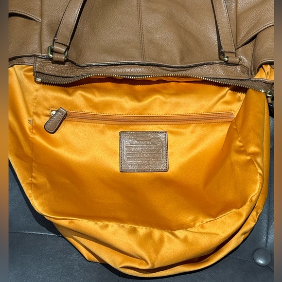 Coach Shoulder Bag - Picture 3 of 9